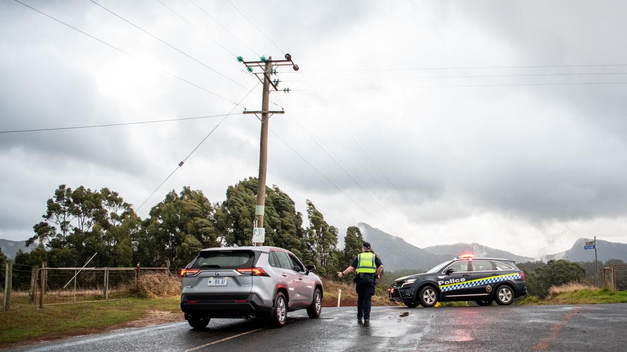Police vehicles block traffic along Allison Rd in North Motton