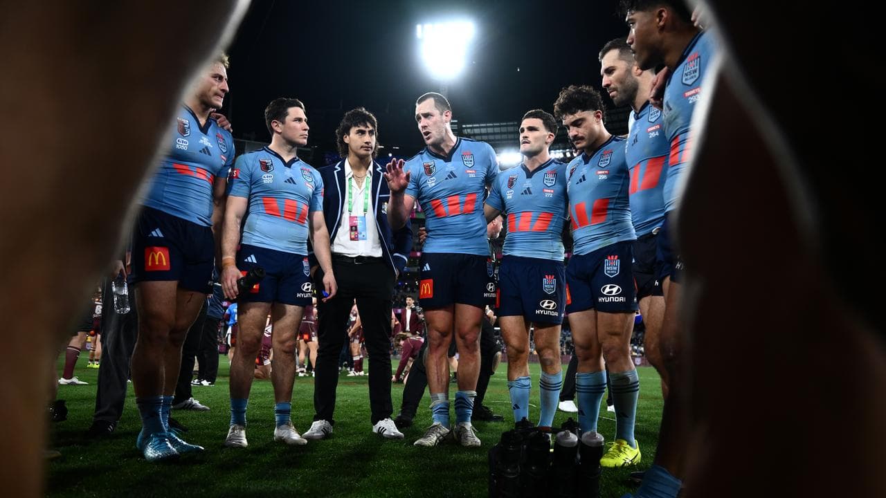 Blues captain Isaah Yeo (centre)