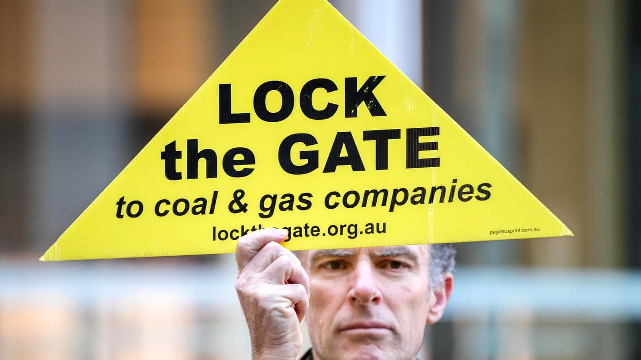 Lock the Gate sign (file)