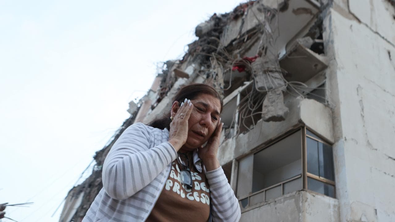 a quake-damaged building in Venezuela