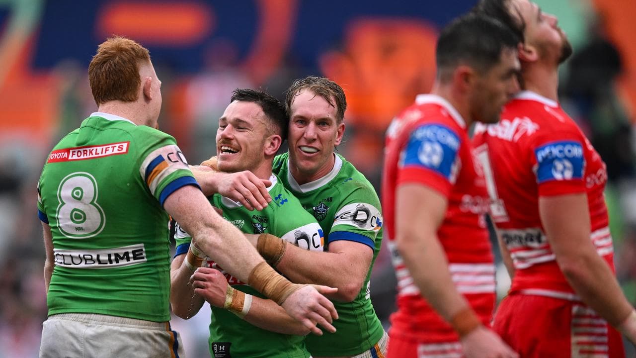 Tom Starling's late try sealed victory for the Raiders.