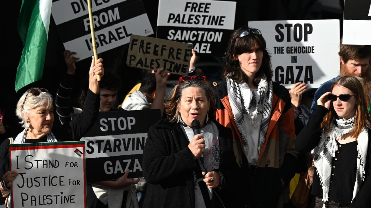 Activist Helen O’Sullivan (centre)