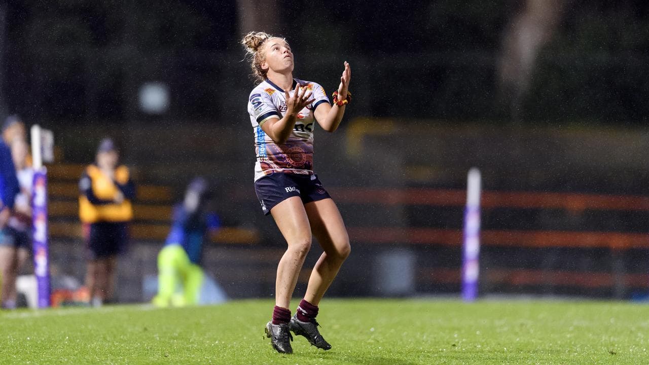 Reds flyhalf Lori Cramer.