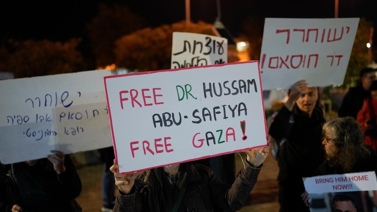 Hussam Abu Safiya supporter