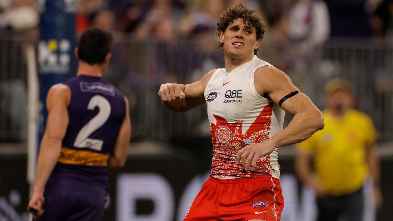 Charlie Curnow of the Swans