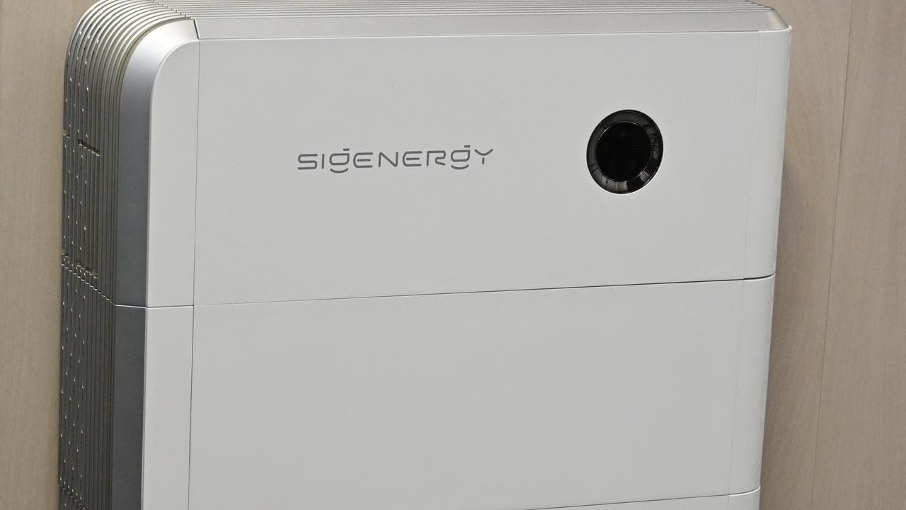 A home solar battery