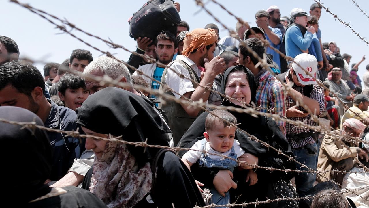 Border between Turkey and Syria shows Syrian refugees