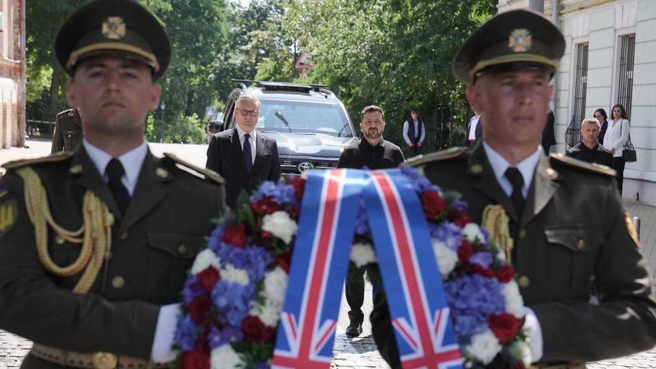 Keir Starmer and Volodymyr Zelenskiy at the Wall of Remembrance