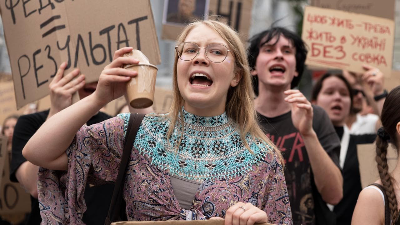 Activists protest in Kyiv to denounce President Volodymyr Zelenskiy