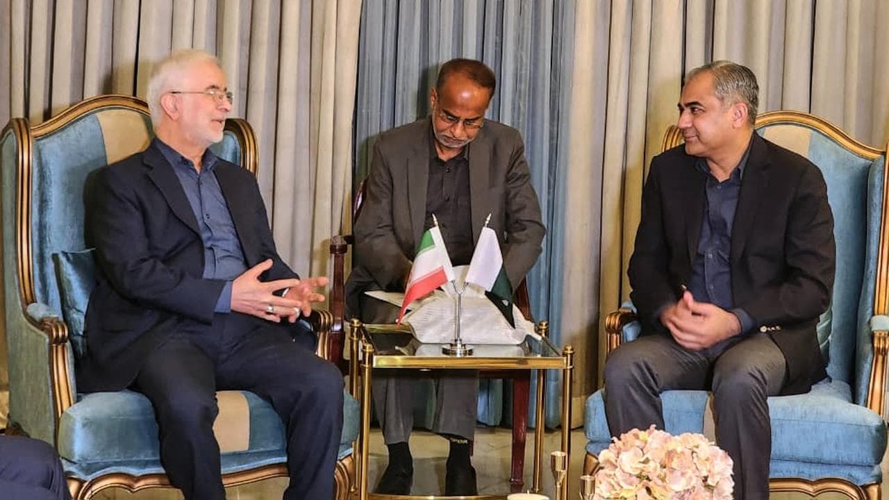 Iran's Eskandar Momeni meets Pakistani counterpart Mohsin Naqvi