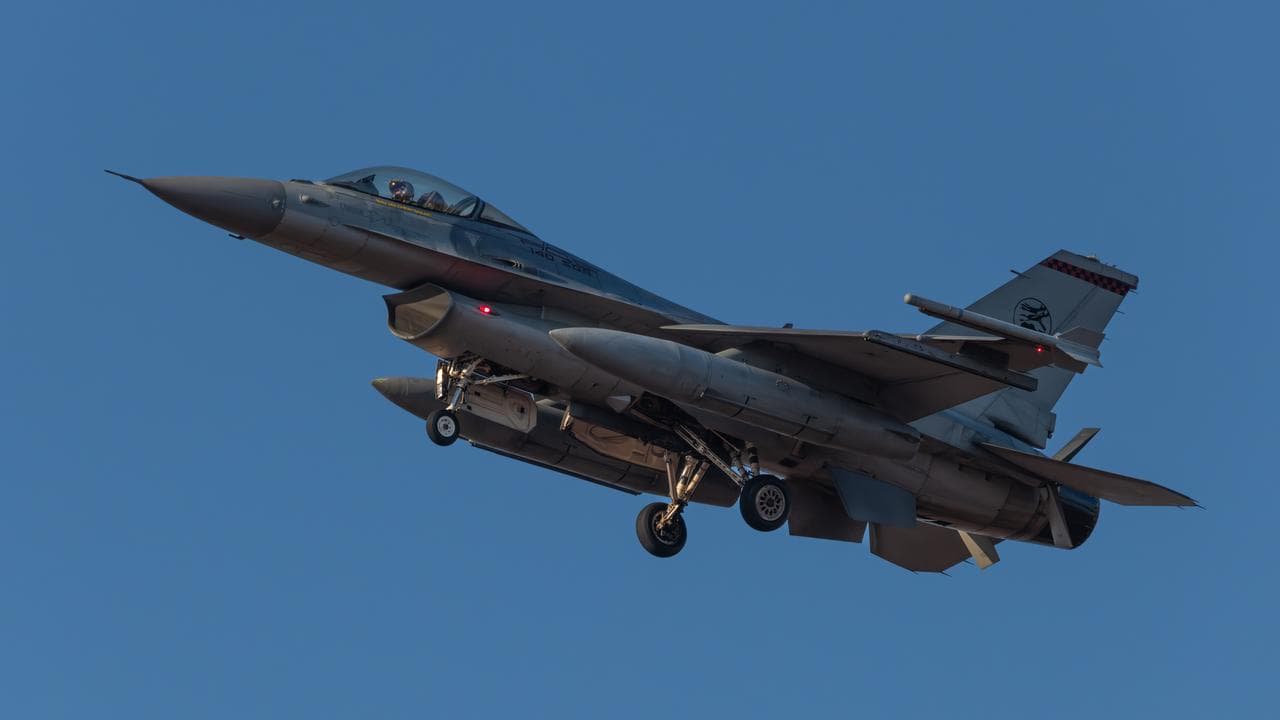 A Singapore Air Force F-16D Fighting Falcon