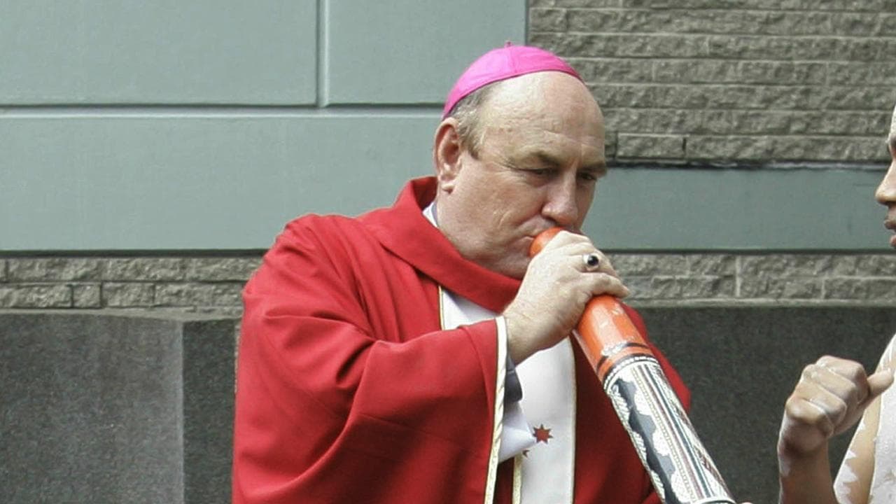 Saunders plays digeridoo