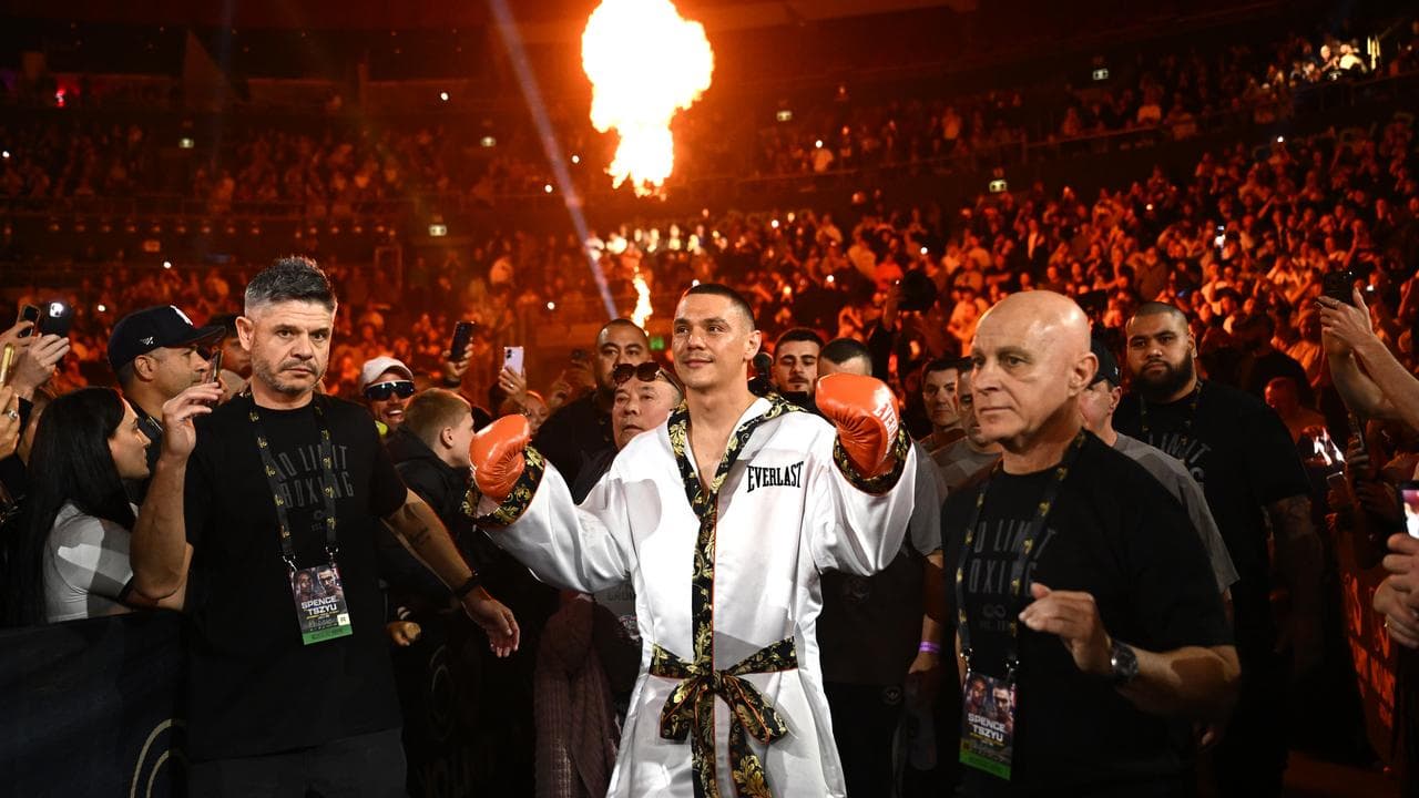 Tszyu.