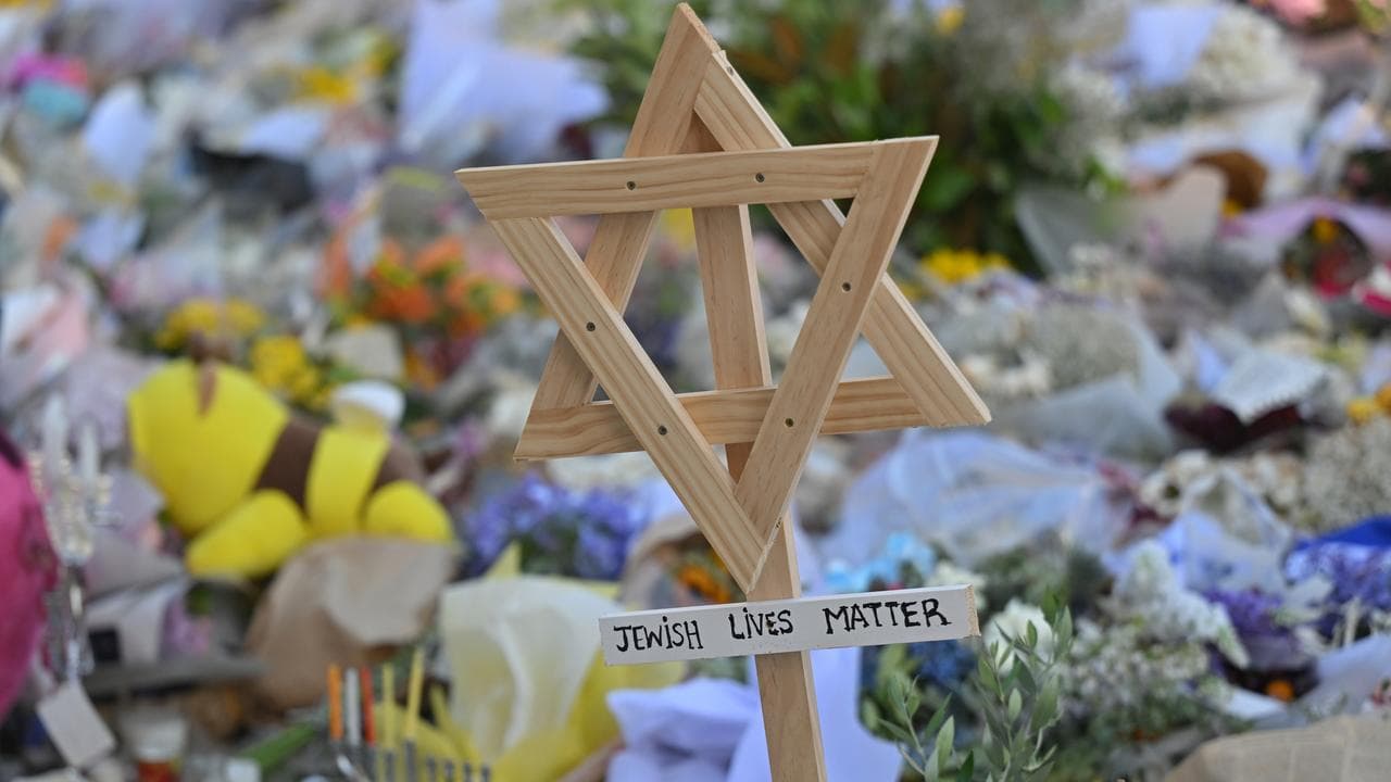Star of David in floral tribute to Bondi Beach shooting victims