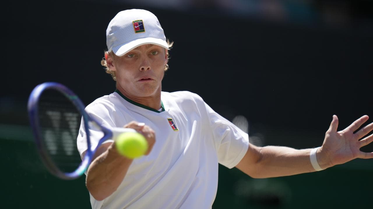 Cruz Hewitt.