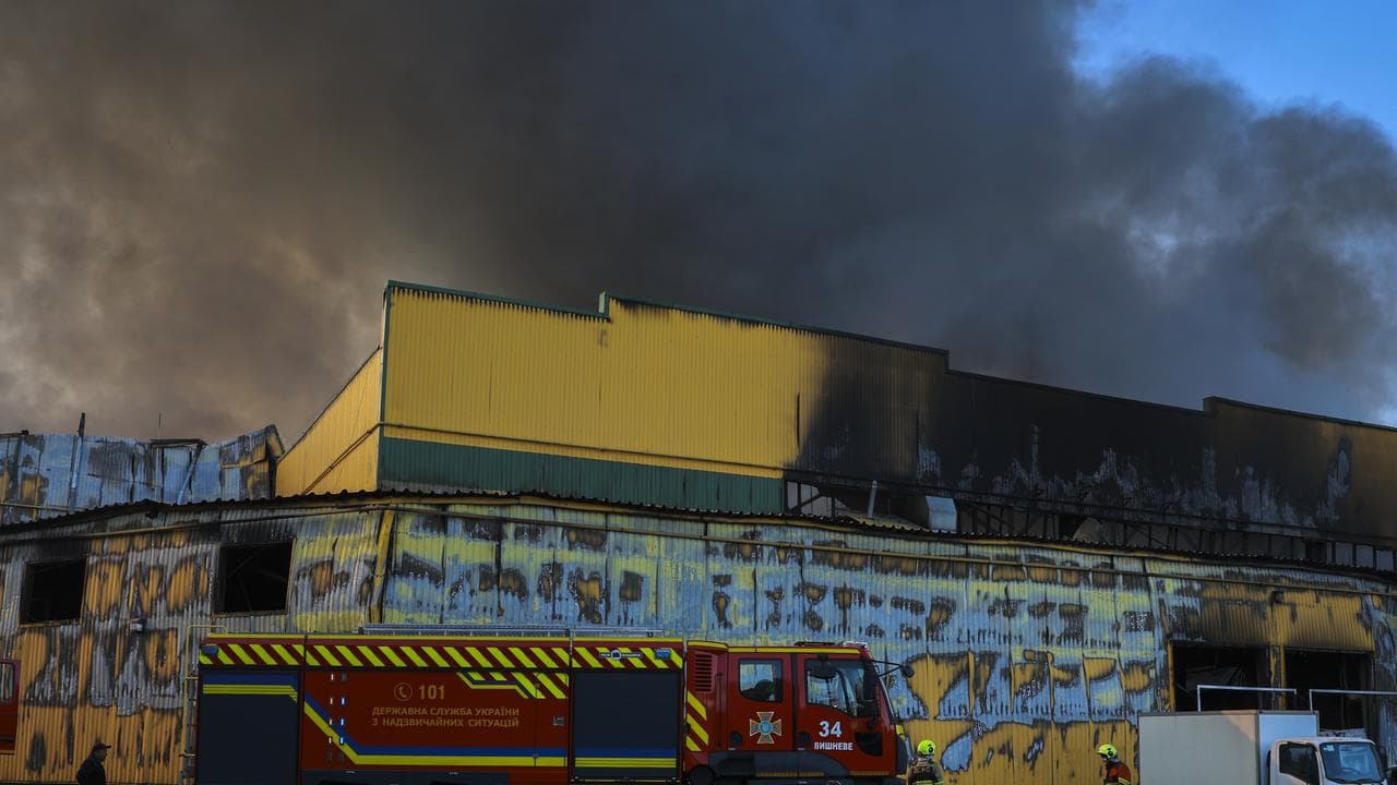 Russian missile strike hits Kyiv