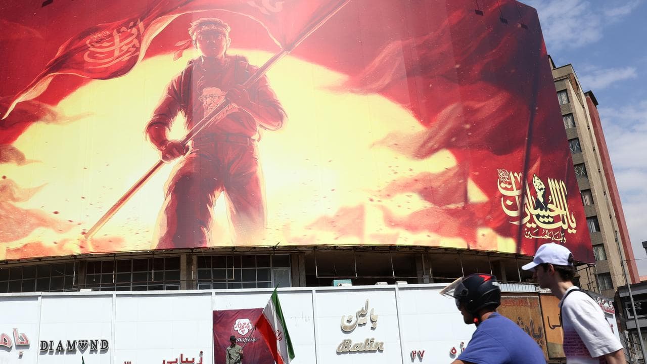 Iranian billboard honours late leaders