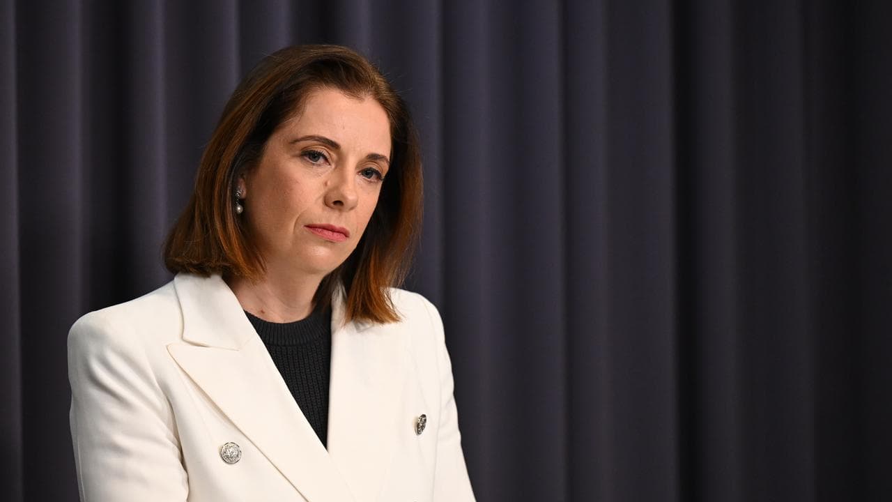 ANIKA WELLS TELSTRA PRESSER