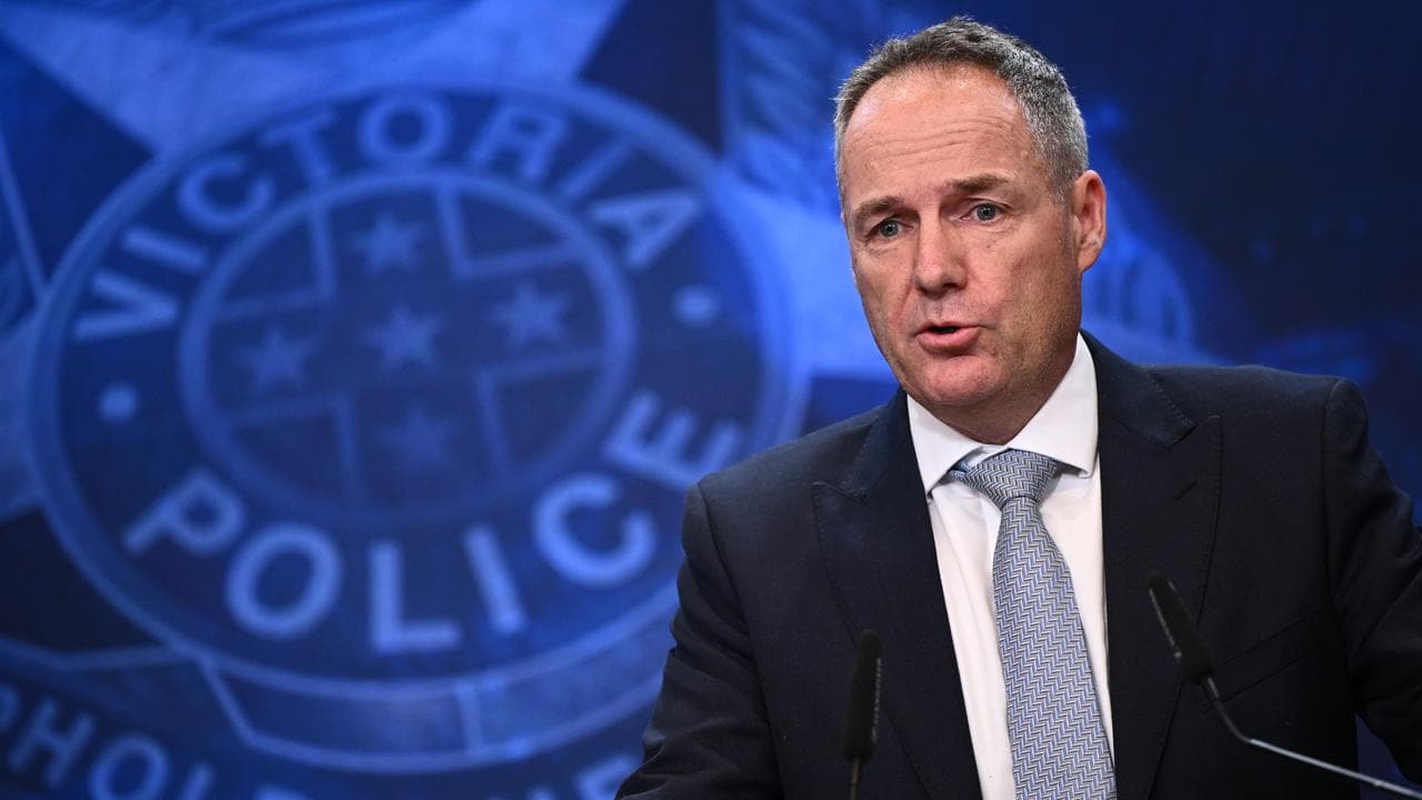 Victoria Police Detective Inspector Graham Banks speaks to media