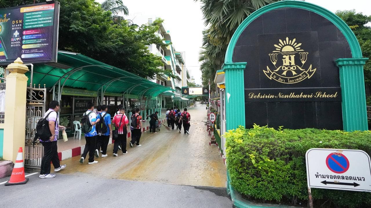 Students arrive at Debsirin Nonthaburi School
