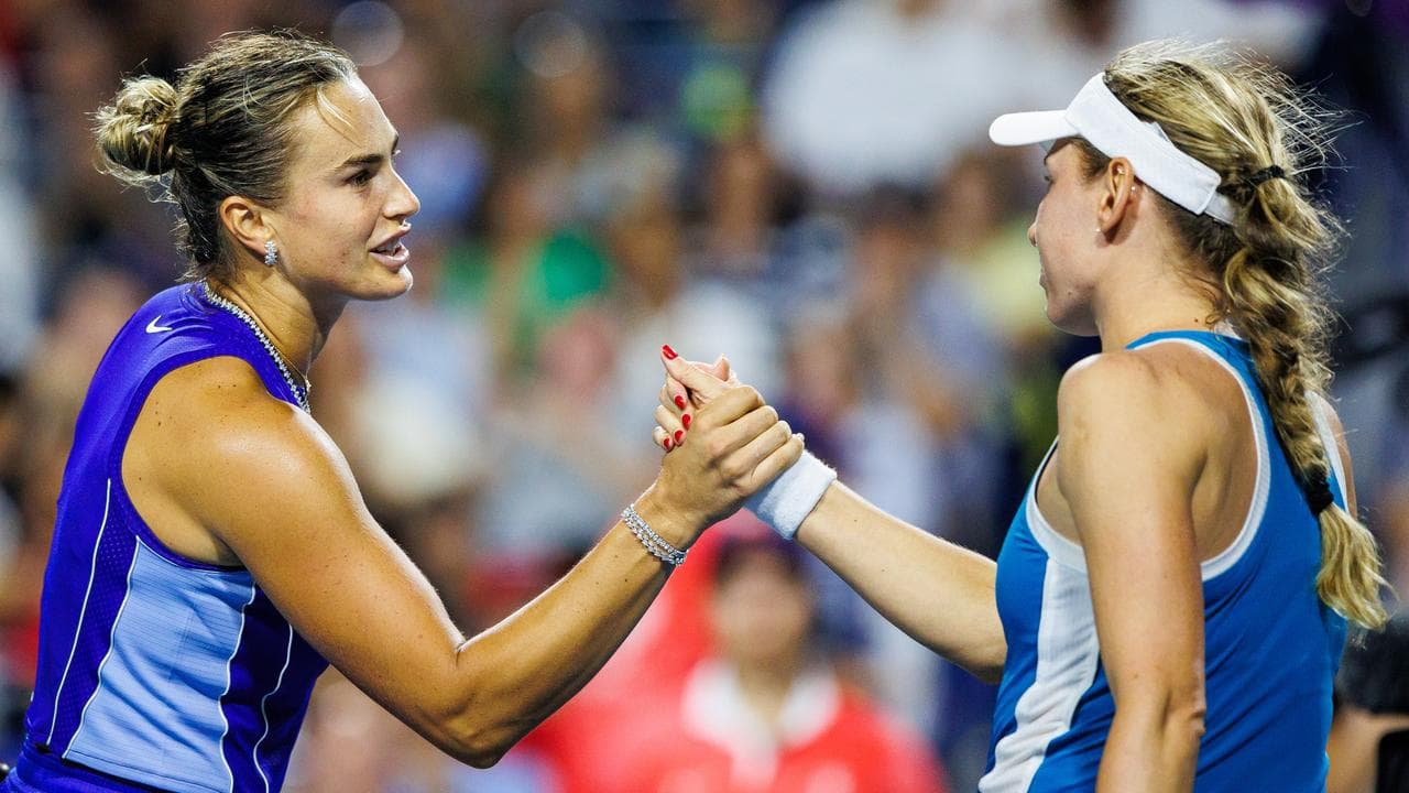 (L-R) Aryna Sabalenka and Ekaterina Alexandrova.