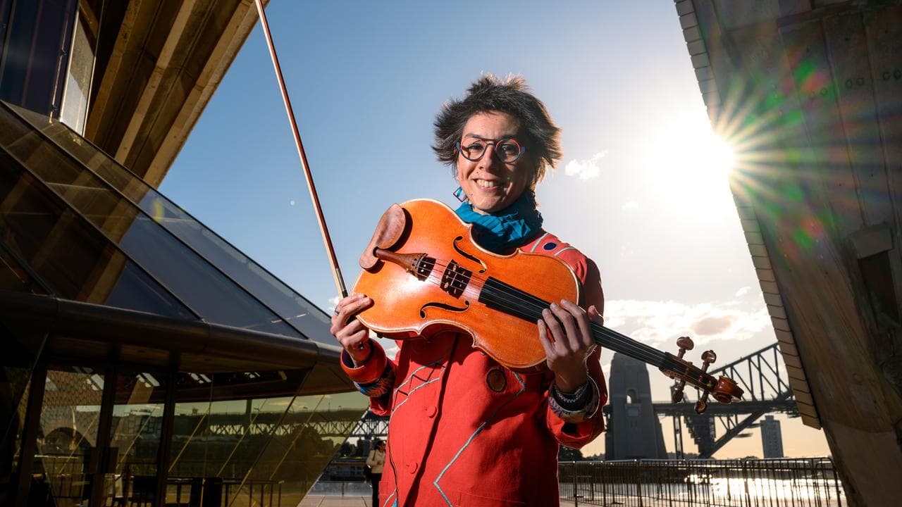 Violist Tahlia Petrosian