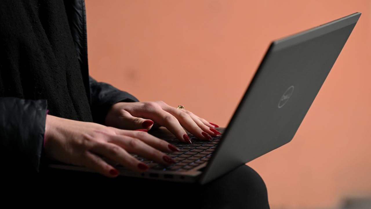 woman on laptop