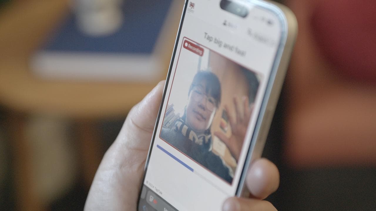 Smartphone used to take a finger tap test