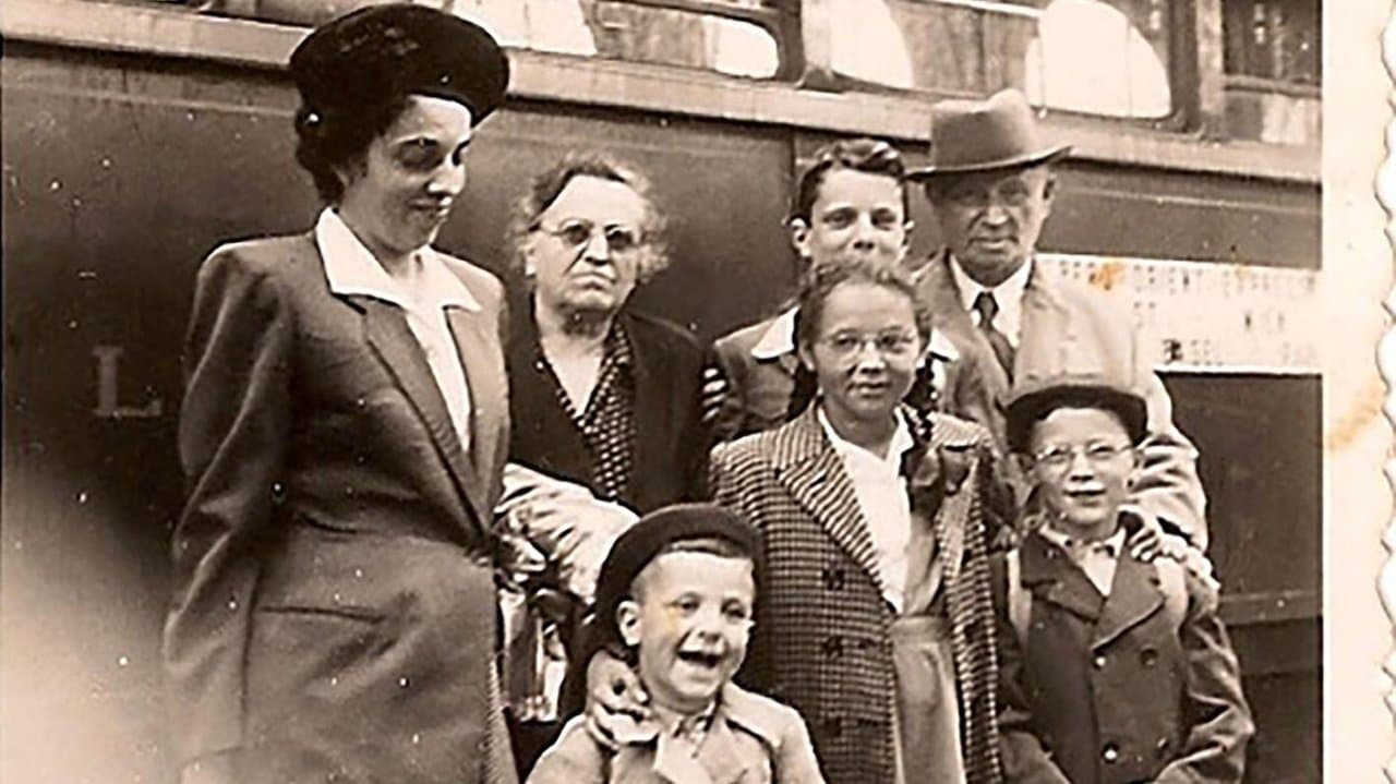 Peter Kraus (front right) with his family in Budapest in 1948.