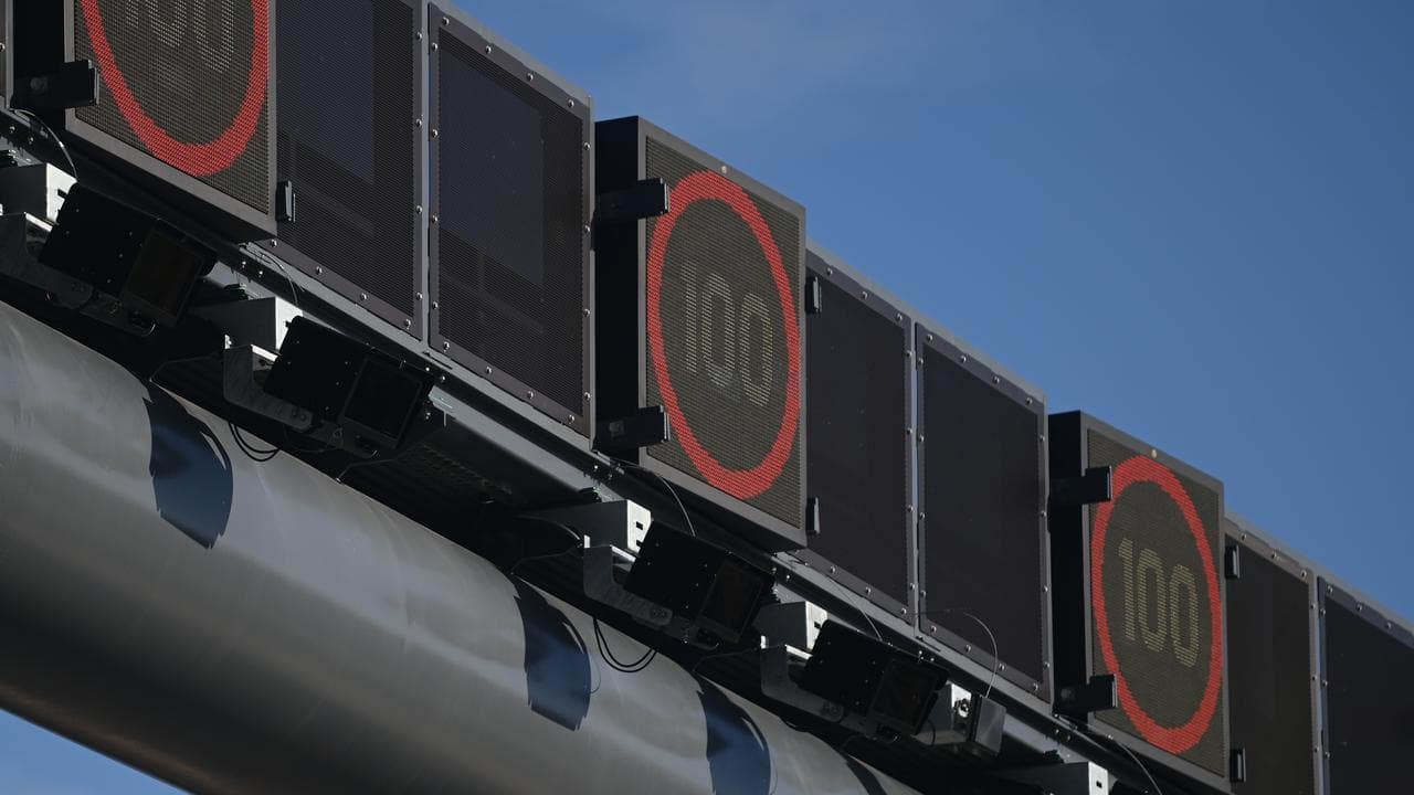 100km/h signs