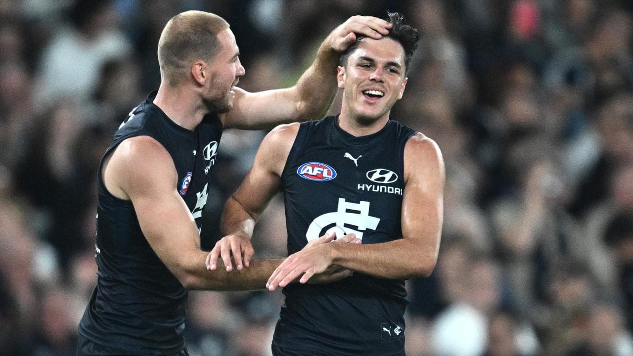 (L-R) Harry McKay and Elijah Hollands.