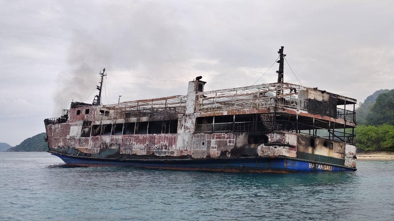 Ferry fire off Palawan