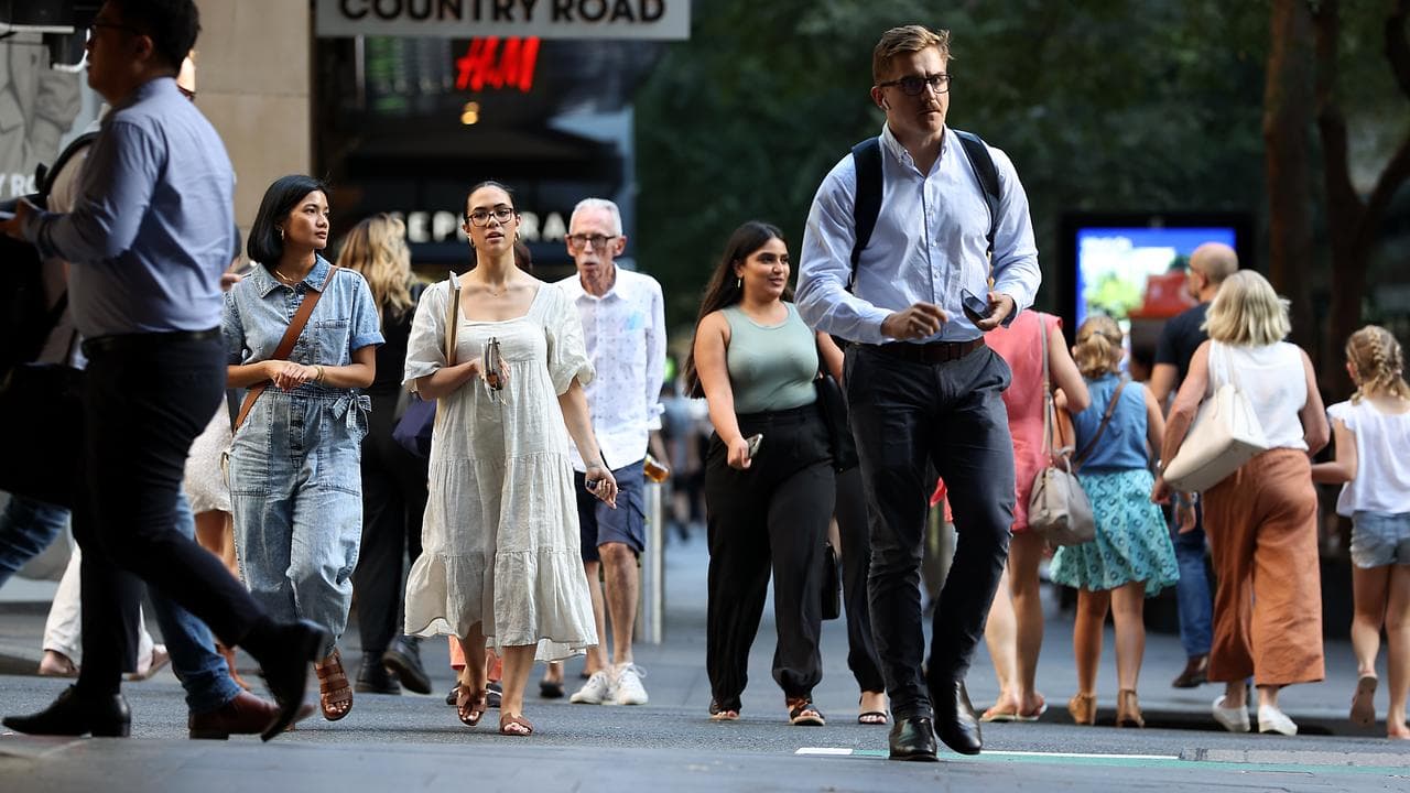 Busy shoppers and workers in Sydney,