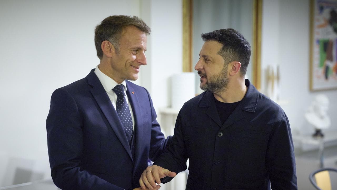 Emmanuel Macron meets Volodymyr Zelensky in New York