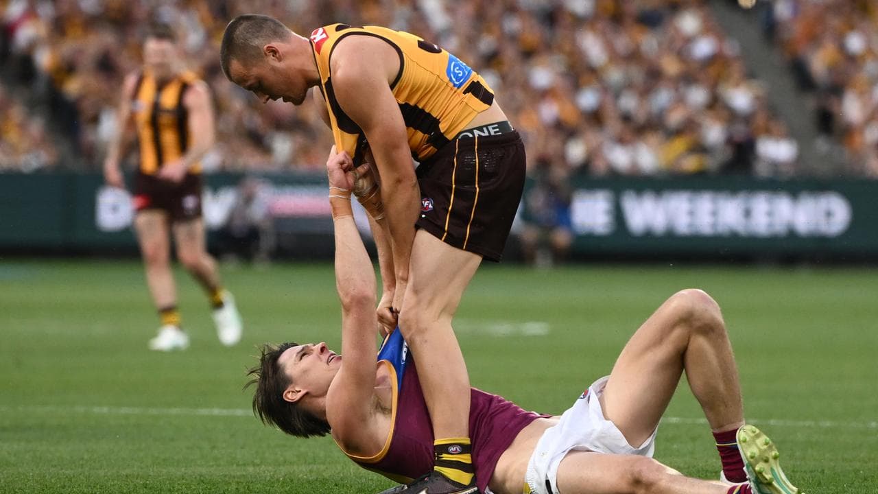 Hawthorn's Jack Ginnivan and Brisbane's Eric Hipwood