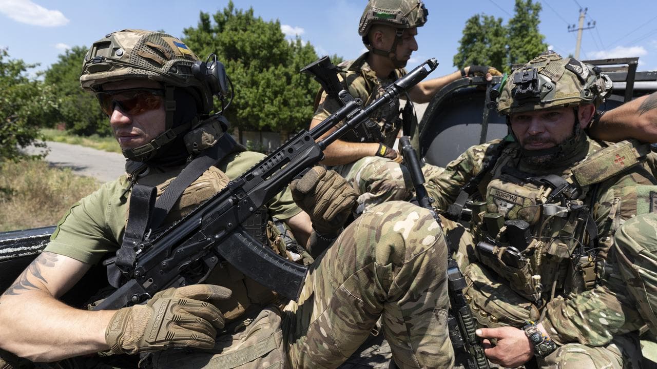 Ukrainian soldiers on patrol in the Donetsk region