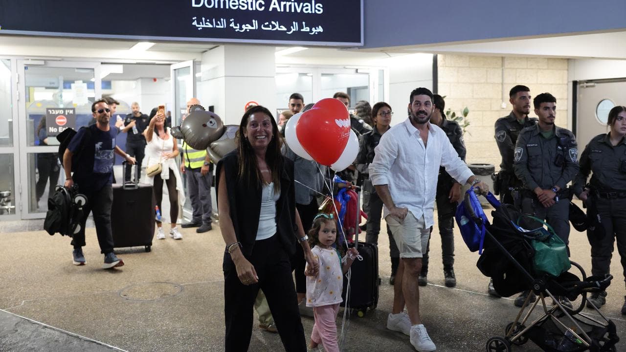Israeli FlyDubai passengers arrive at Ben Gurion International Airport