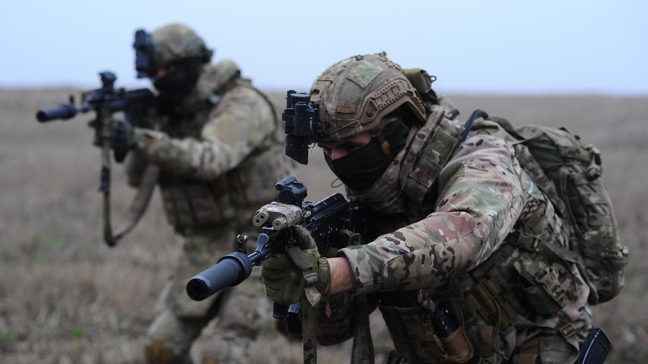 Ukrainian soldiers train in the Kharkiv region
