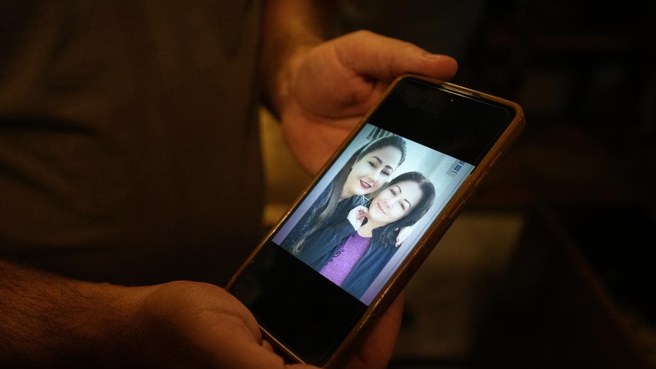 Photo of Maisa Abu Dawoud and her daughter Mary