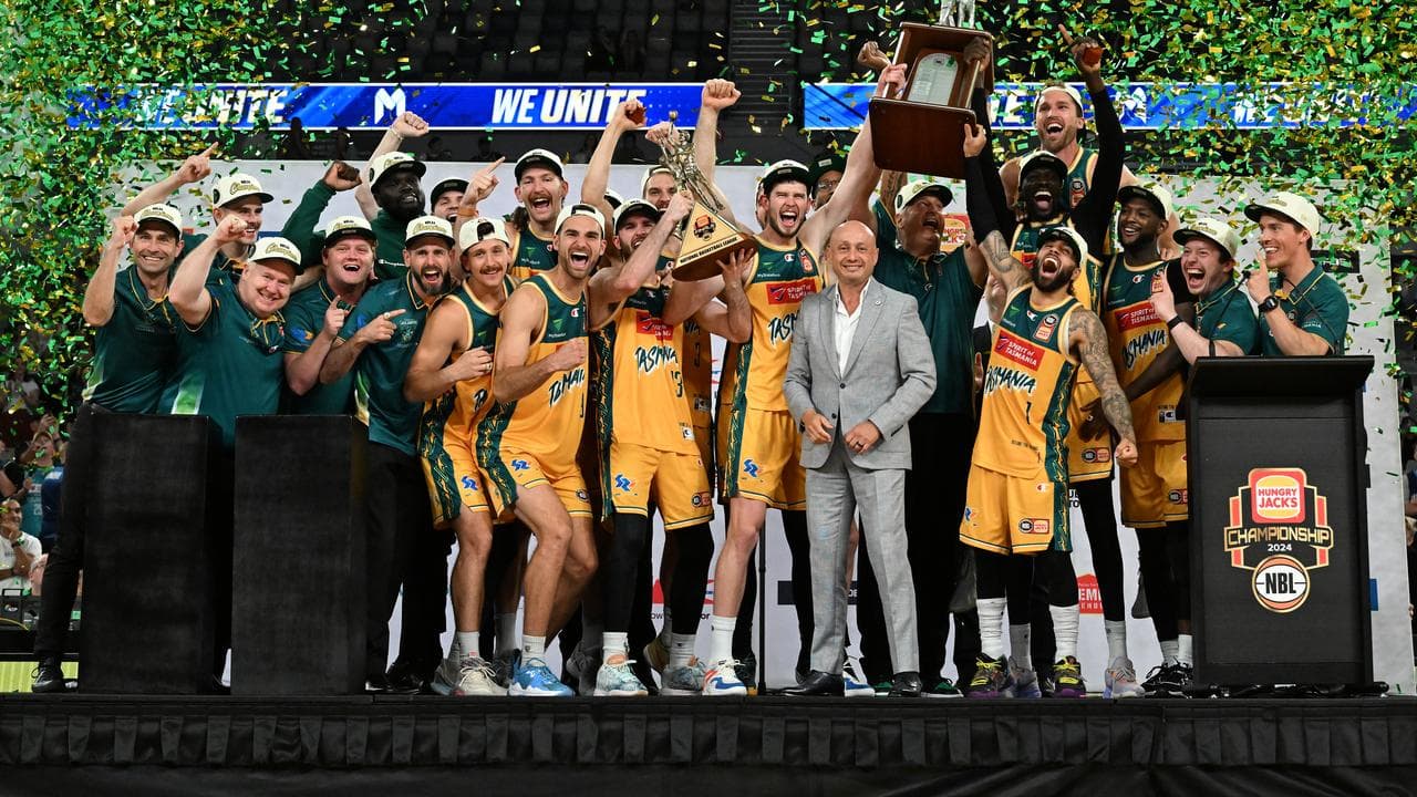 JackJumpers players, staff and NBL Owner