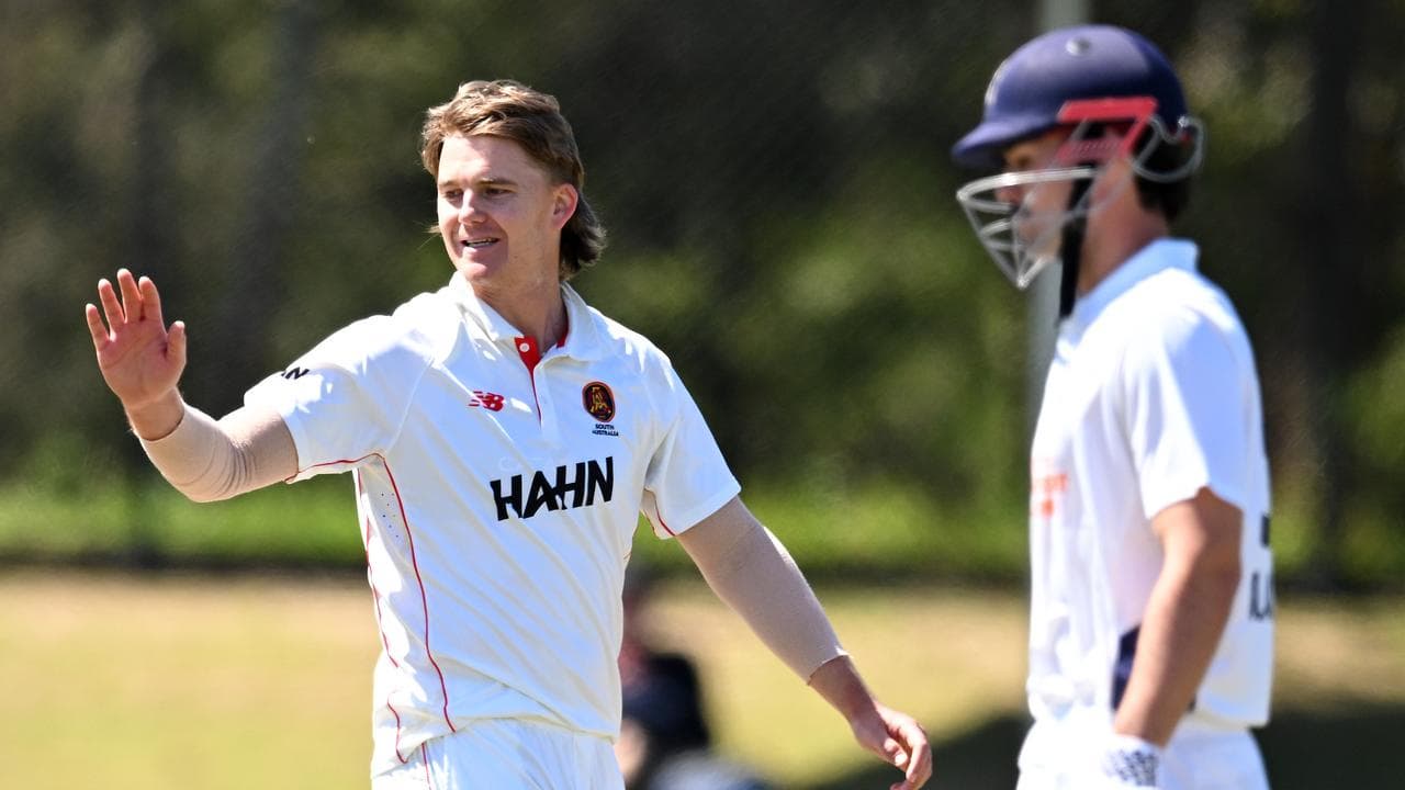 (L-R) Henry Thornton and Ollie Peake.