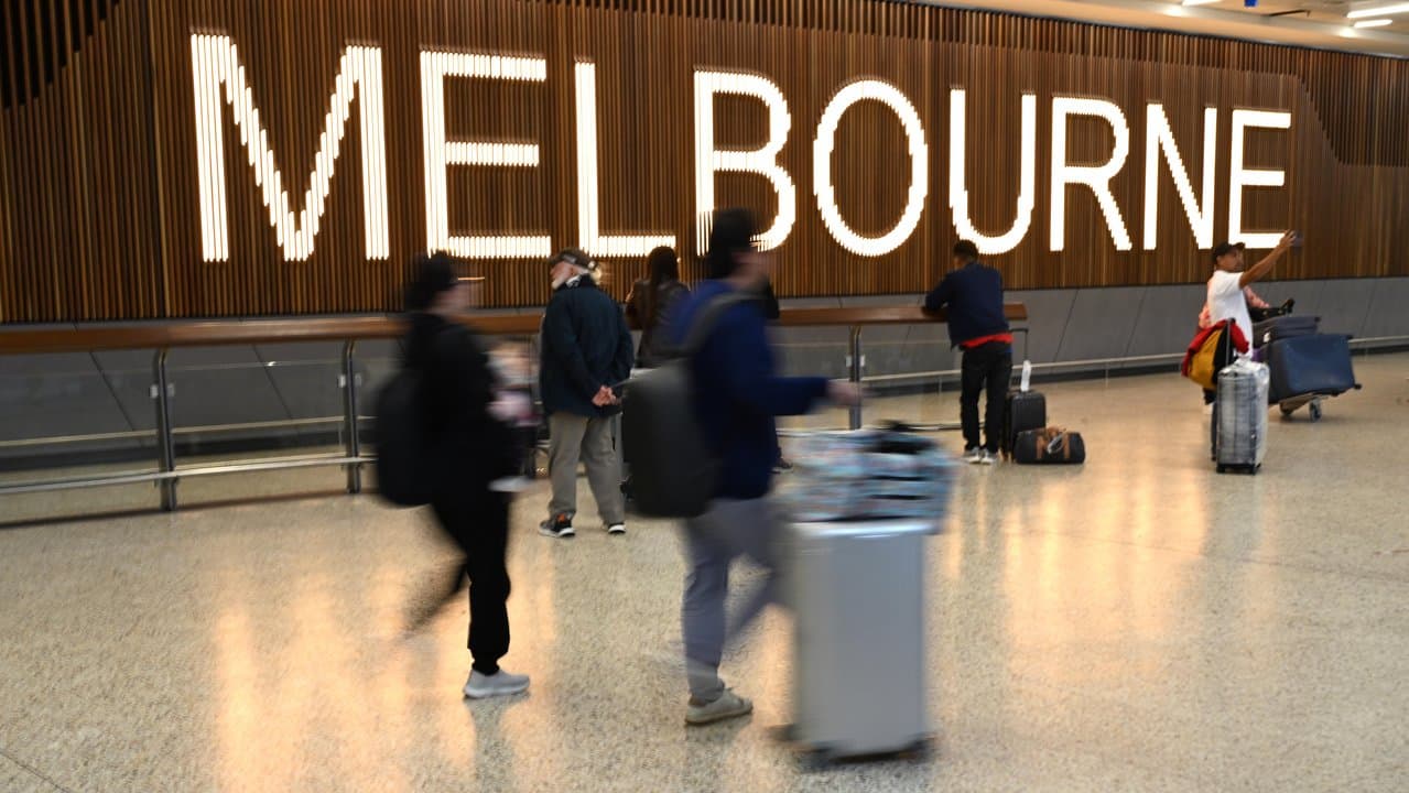 Melbourne airport arrivals