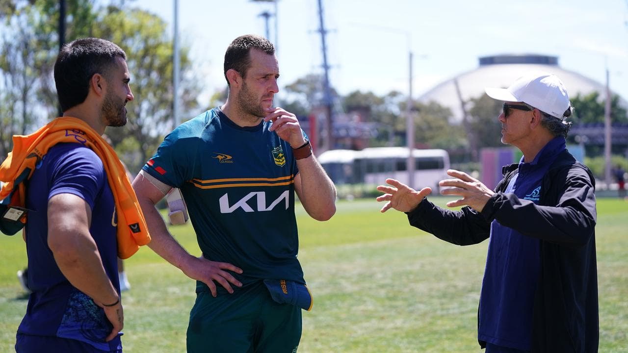 Tom Wright and Wallaby coach Les Kiss meet Isaah Yeo.