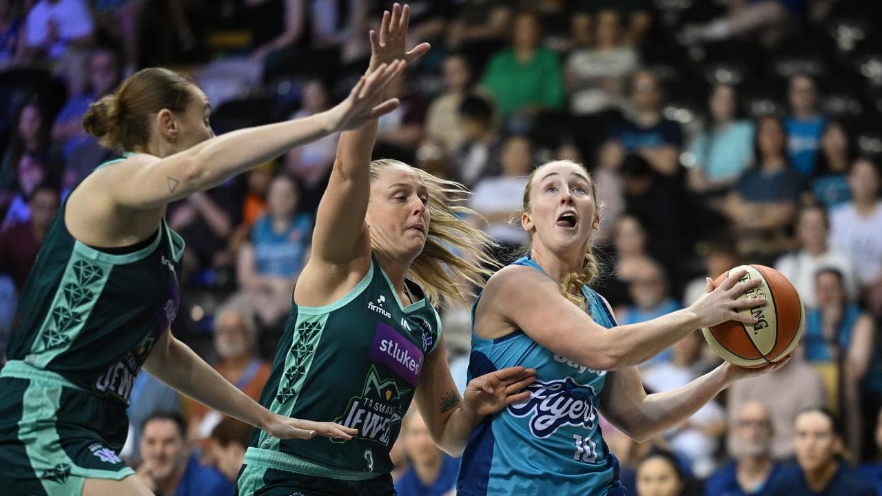 Action from Southside flyers v Tasmania Jewels