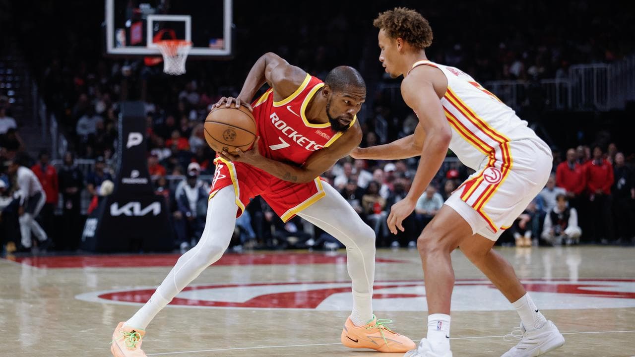 (L-R) Kevin Durant and Dyson Daniels.