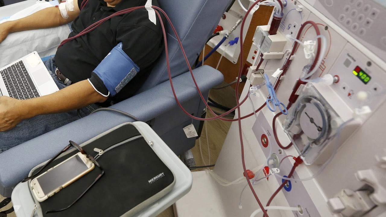 Treatment at an outpatient kidney dialysis clinic