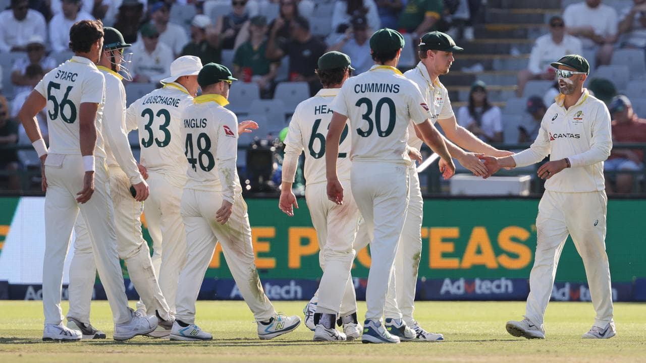 Jansen out, caught by Lyon