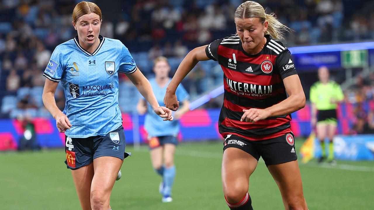 Wanderers' red-hot Harding sinks Mariners in ALW clash