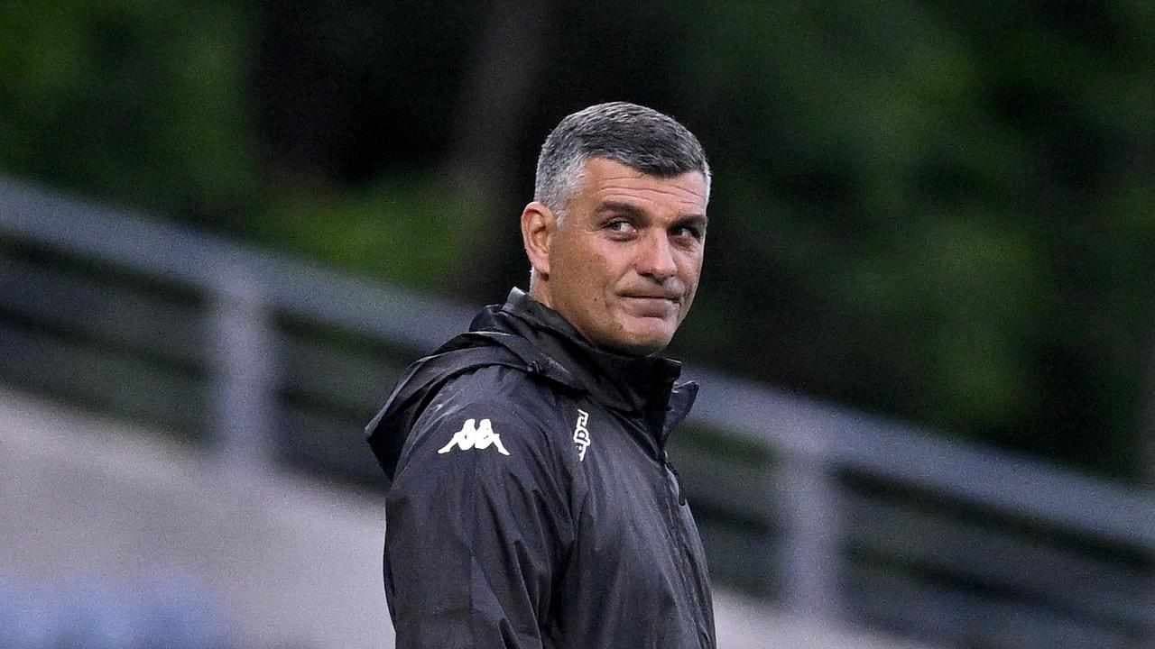 Aloisi under the pump as Mariners beat Western Utd 4-0