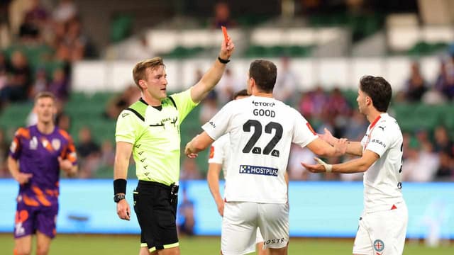 Talbot red card should have stood: Glory coach Stajcic